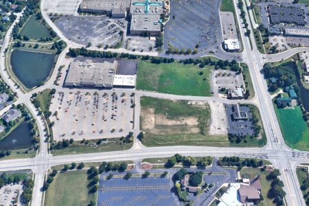 Sterling Organization sells grocery-anchored shopping center in Chicago MSA for $16.25 million.